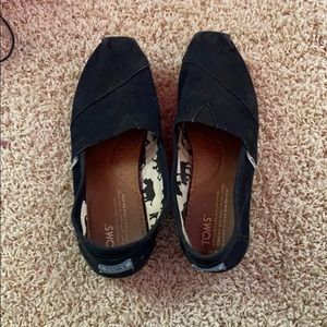 Great everyday shoes/ house shoes!